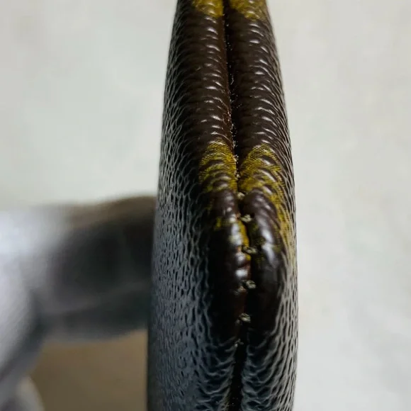 ❌❌SOLD❌❌100% Authentic Louis Vuitton Key Cles. - Picture 13 of 16